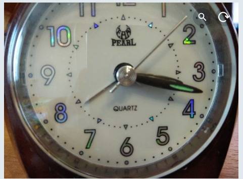 Какое время показывают часы в тот момент когда положение часовой и минутной стрелок и находятся межд