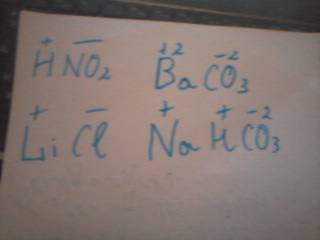 Определите степень окисления каждого элемента hno2, baco3, licl, nahco3