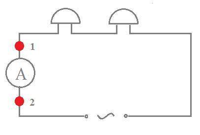 В каком направлении течёт ток через амперметр при замкнутой цепи? 1.От точки 1 к точке 2. 2.Нет прав