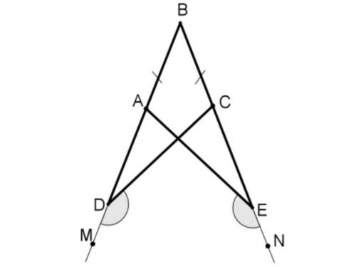 На сторонах кута відкладено рівні відрізки BD і BE. На цих відрізках на рівній відстані від вершини 